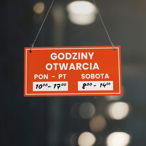 Tabliczka informacyjna godziny otwarcia sklepu