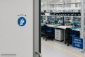 Naklejka 8 cm - Nakaz używania sygnału dźwiękowego - M029
