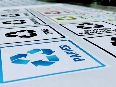 Naklejki na ŚMIETNIK KOSZE NA ŚMIECI 16cm komplet